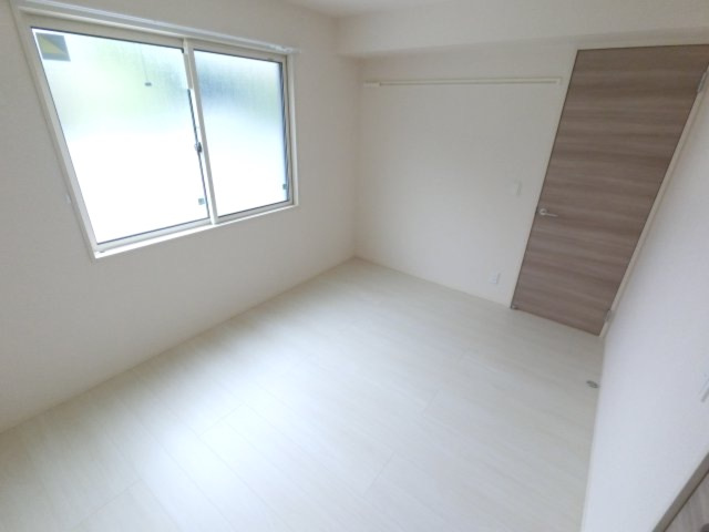 【寝室】