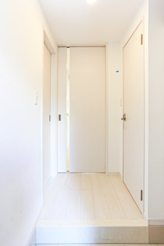アルファシオ　ミラーニ　10階の玄関|別号室のものになります。現状優先。