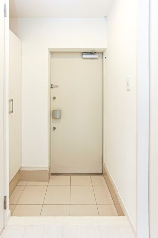 アルファシオ　ミラーニ　10階の玄関|別号室のものになります。現状優先。