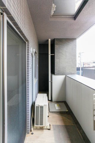 アルファシオ　ミラーニ　10階のバルコニー|別号室のものになります。現状優先。