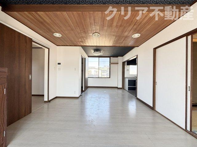 【居間・リビング】 | 前橋市昭和町中古住宅★駐車5台可能★