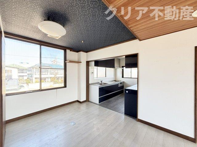 【居間・リビング】 | 前橋市昭和町中古住宅★駐車5台可能★