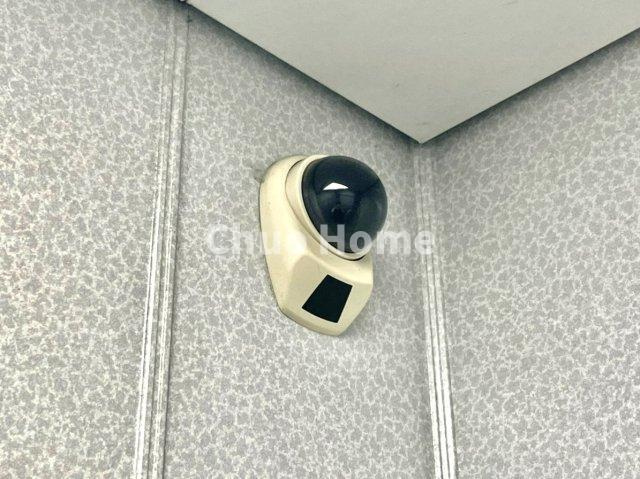 GSハイム第2金町の防犯設備|【防犯カメラ】何かあった時の大事な証拠になることももちろんなりますが、防犯というくらいですので大事なのは防犯カメラがあることによって抑止力につながることですよね。