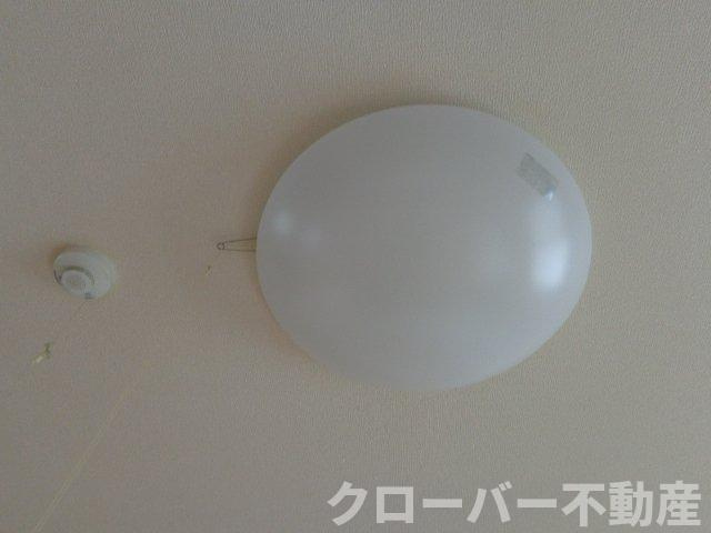 アルテピアッツァの内装|洋室の照明