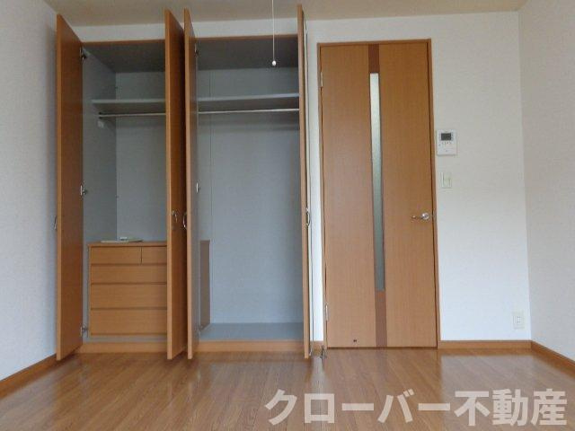 アルテピアッツァの収納|洋室のクローゼット
