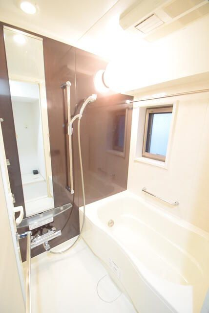 日神デュオステージ池袋の浴室