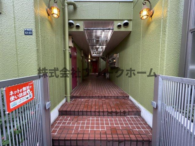 小金井市緑町５丁目の賃貸マンションのエントランス