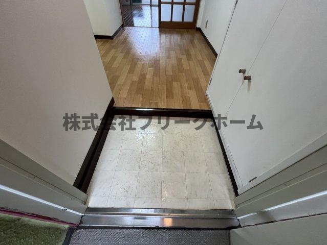 小金井市緑町５丁目の賃貸マンションの玄関