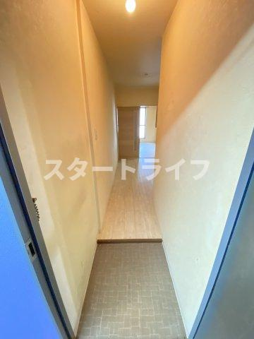 大阪市淀川区野中北２丁目の賃貸マンションの玄関