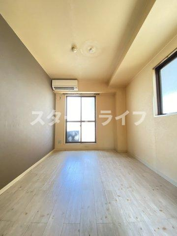 大阪市淀川区野中北２丁目の賃貸マンションの居間・リビング