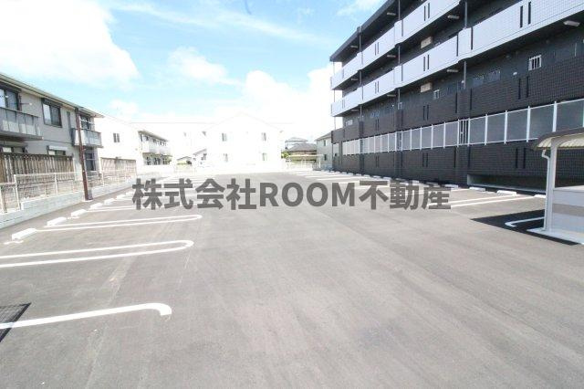 Green Terrace Toshimi（グリーンテラストシミ）の駐車場|駐車スペースもあります