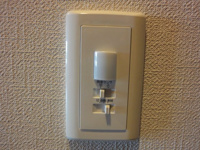 人感センサースイッチ