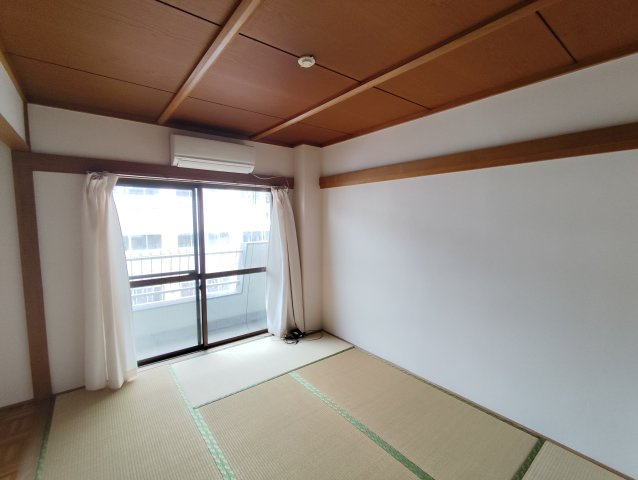 コーポスズキの和室