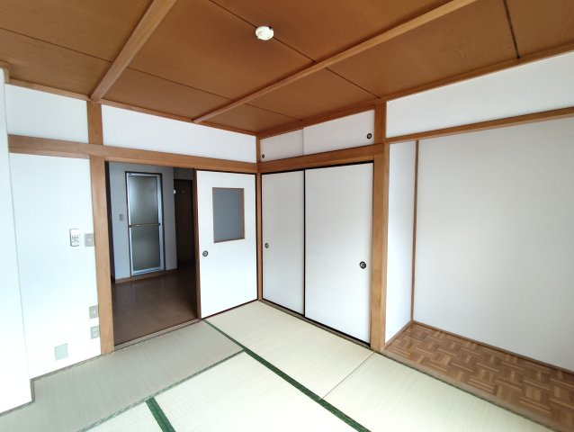 コーポスズキの和室