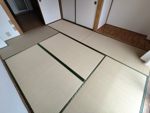 コーポスズキの和室