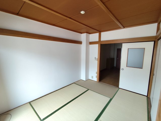 コーポスズキの和室