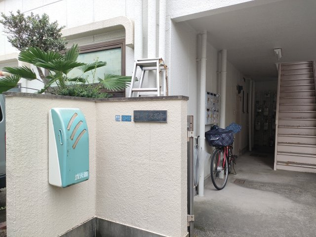 コーポスズキのエントランス