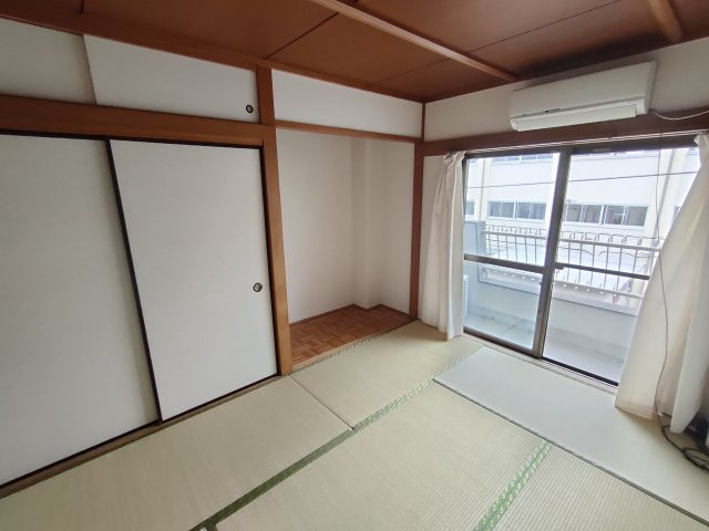 コーポスズキの和室