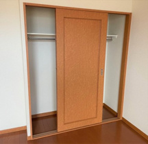 内装は落ち着いています