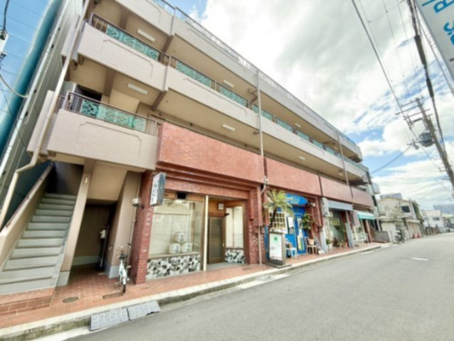シャトー明石の外観