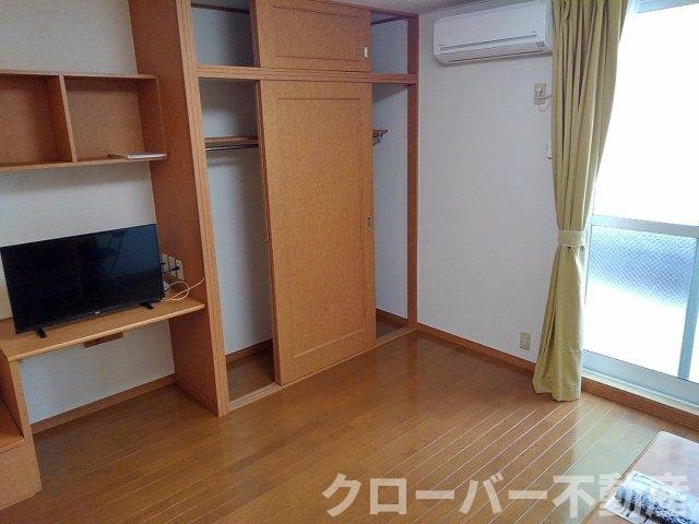 レオパレスＡＭＯＲＥの居間・リビング