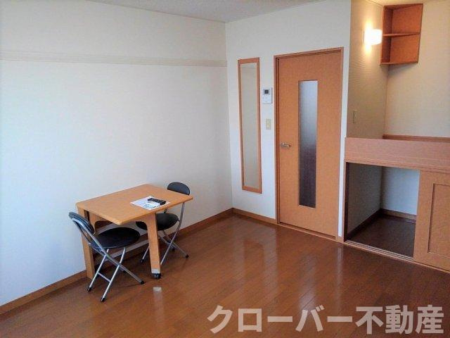 レオパレスＡＭＯＲＥの居間・リビング