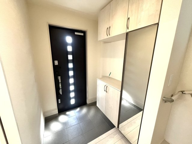 神戸市垂水区名谷町　新築戸建ての玄関