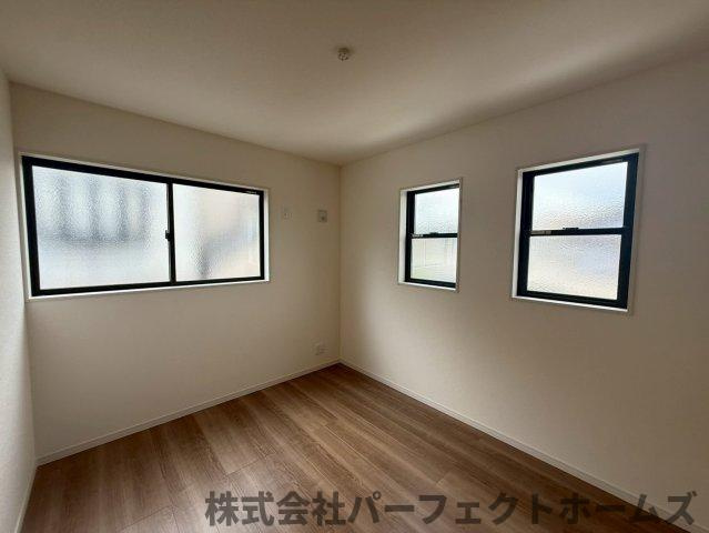 東香里元町戸建の洋室|洋室です
