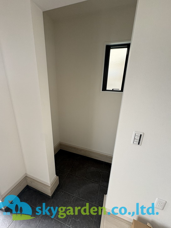藤沢市善行2期　新築戸建　全1棟の玄関|シューズクローゼット