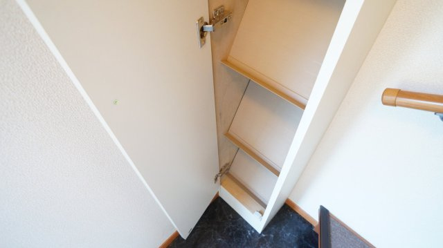 レオパレストロイメライの玄関|同タイプ物件の為、実際とは異なる場合がございます。