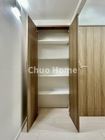 浅草ロイヤルマンションの収納|廊下収納