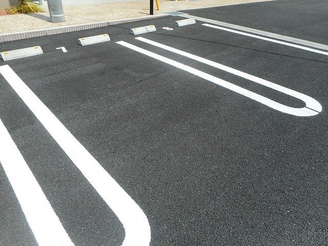 フェリチタⅠの駐車場|駐車場に車を止められます