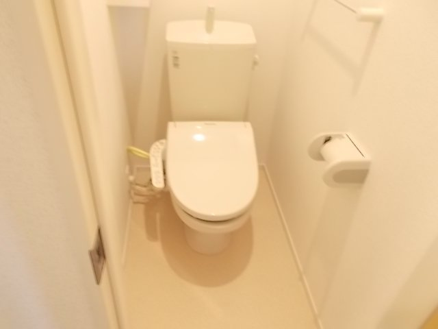フェリチタⅠのトイレ|落ち着いた色調のトイレです