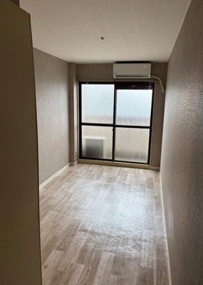 利回り9％台×21戸 安定収益！堺市1棟アパート　の洋室