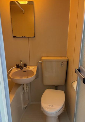 利回り9％台×21戸 安定収益！堺市1棟アパート　のトイレ