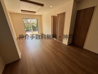 【居間・リビング】 | 神戸市垂水区南多聞台8丁目　新築戸建1号棟　仲介手数料無料！ | ゆったりとした居間です