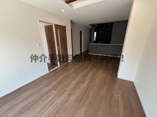 【居間・リビング】 | 神戸市垂水区南多聞台8丁目　新築戸建1号棟　仲介手数料無料！ | ゆったり過ごせる居間です