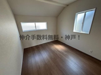 【洋室】 | 神戸市垂水区南多聞台8丁目　新築戸建1号棟　仲介手数料無料！ | 明るい洋室です