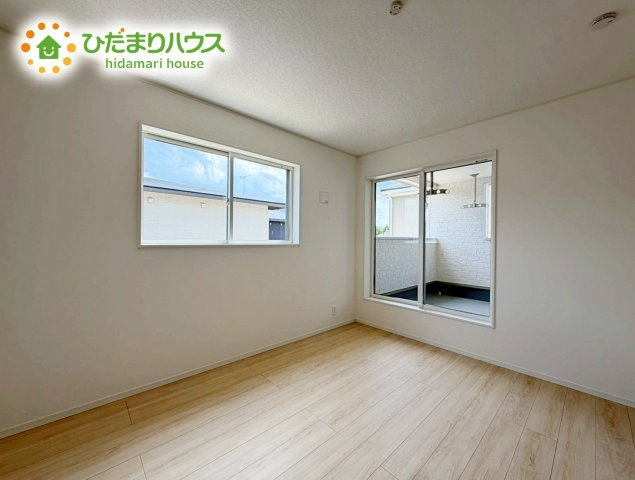 郡山市安積町笹川第7　新築戸建　9号棟の寝室|バルコニーに面していて、たっぷり光りの入る明るい主寝室です！
