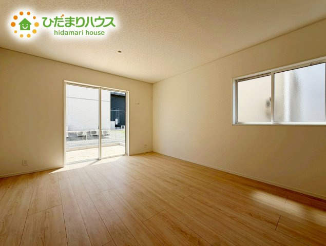 郡山市安積町笹川第7　新築戸建　9号棟の居間・リビング|お子様が元気に遊べる広々としたリビングです。
