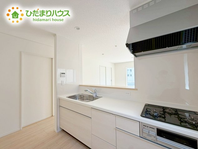 郡山市安積町笹川第7　新築戸建　9号棟のキッチン|料理をしながらでも、ご家族との会話を楽しめる対面式キッチン