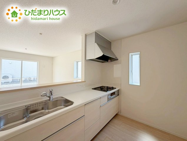郡山市安積町笹川第7　新築戸建　9号棟のキッチン|カウンターは少し高くなってますので、手元が隠れて来客からは見えにくくなってます♪