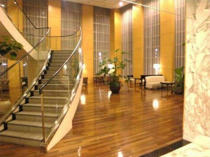 白金タワーのロビー