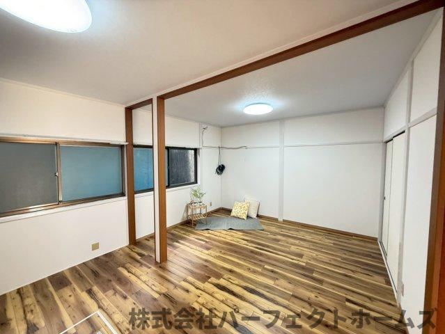 【居間・リビング】の画像