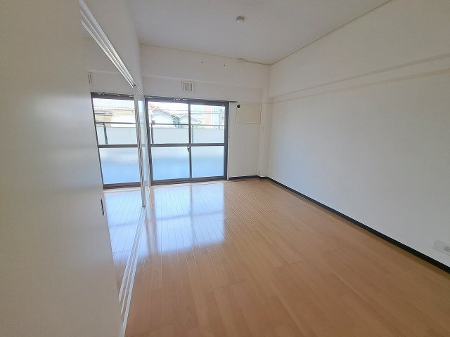 東甲子園ハイツの寝室
