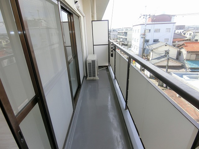 東甲子園ハイツのバルコニー