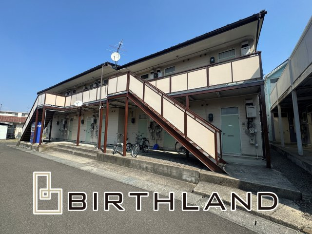 想定年間賃料534万　想定利回り19.07％　木造の外観