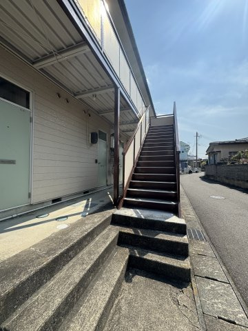 想定年間賃料534万　想定利回り19.07％　木造のその他共用部分