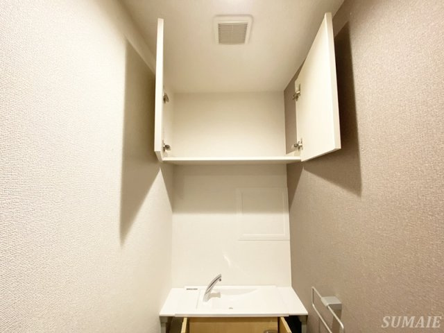 エイチ・エス駒込の収納|トイレ上収納です☆