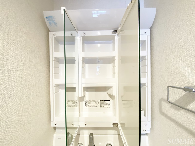 エイチ・エス駒込の収納|鏡裏収納です☆